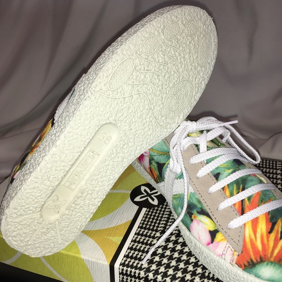 Munich Sneakers 👟 - Picture 4 of 8